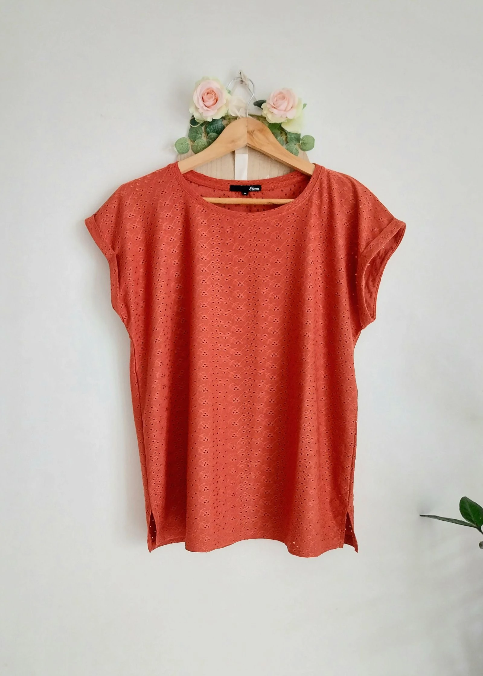 Top fluido de frambuesa con efecto bordado inglés Etam Talla 40 – photo 2